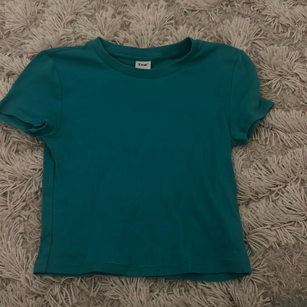 Aritzia baby tee